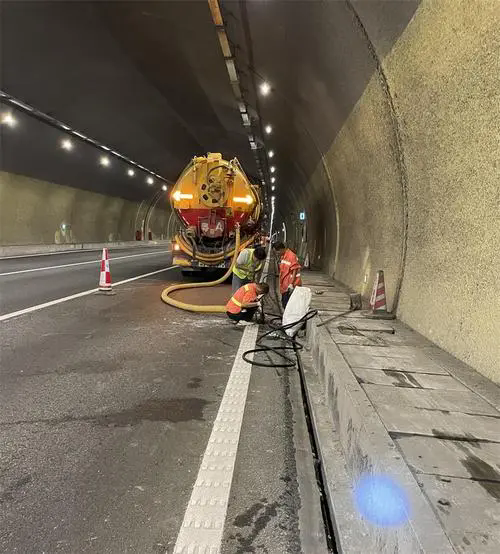 崇左隧道排水渠清淤